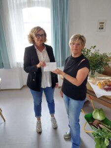 Übergabe der 200€ Spende an den Hospizverein